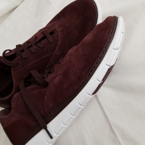 NEW Vionic Ortho Sneakers - Picture 8 of 8